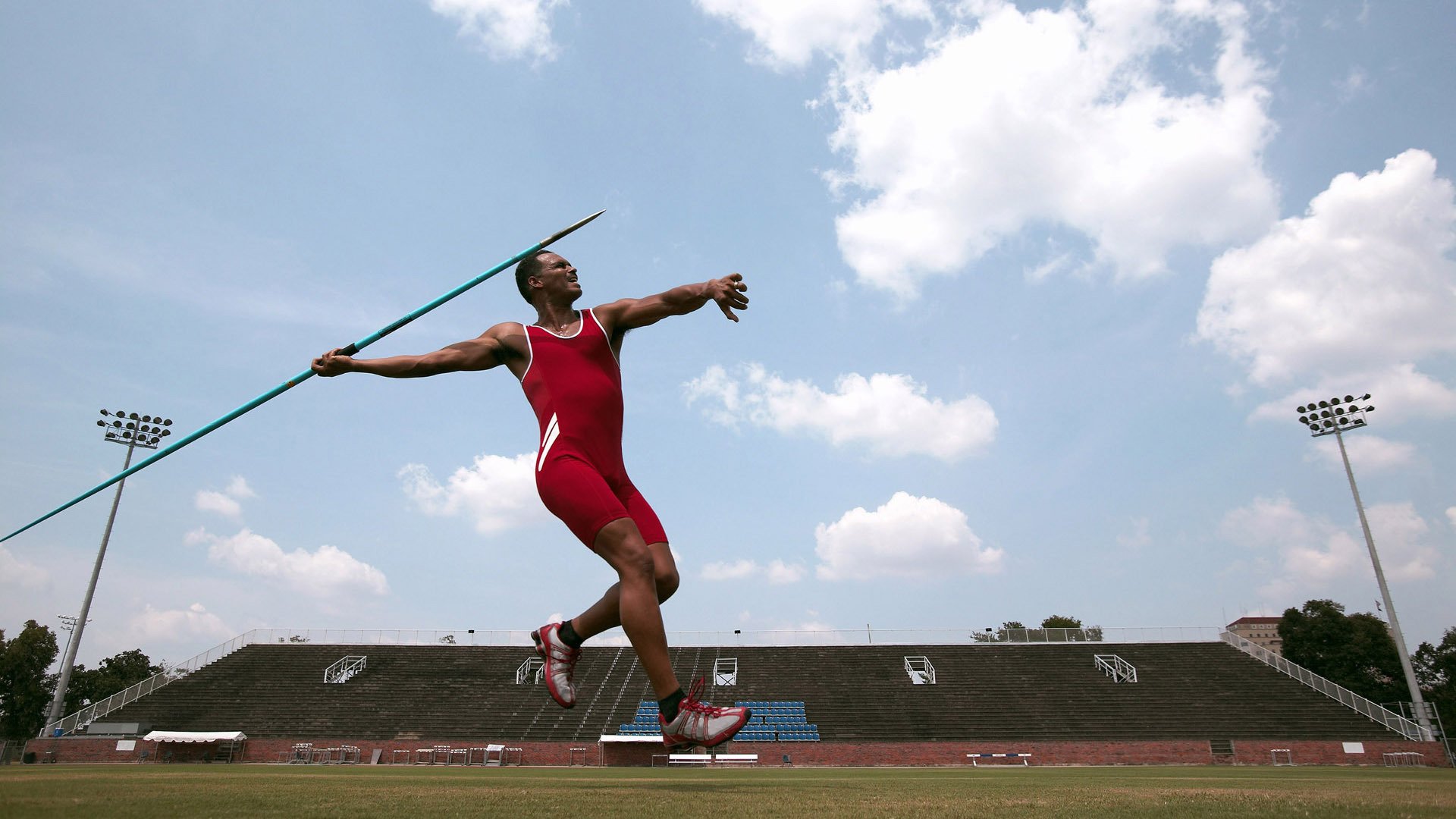 乐鱼体育官网入口-团队协作冠军，车队配合成就佳绩，车队团结力量大